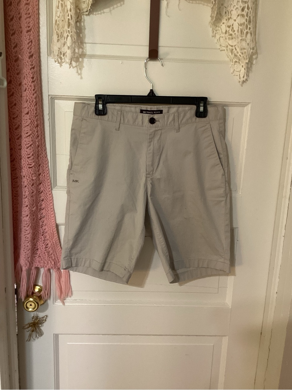 Michael Kors Men's Light Beige Flat-Front Chino Shorts